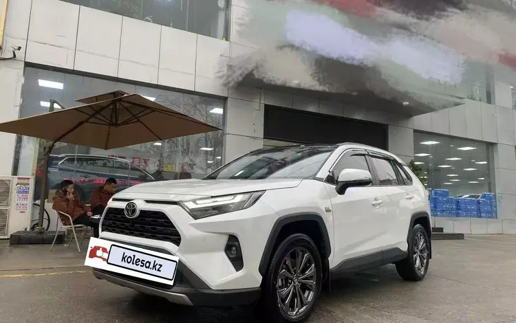 Toyota RAV4 2021 года за 13 000 000 тг. в Алматы