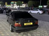 BMW 328 1995 года за 1 750 000 тг. в Алматы – фото 3