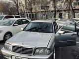 Mercedes-Benz C 180 1998 года за 2 699 999 тг. в Алматы – фото 3