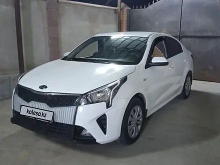 Kia Rio 2021 года за 7 900 000 тг. в Актобе – фото 2