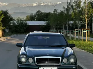 Mercedes-Benz E 230