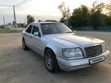 Mercedes-Benz E 200 1994 годаүшін1 500 000 тг. в Актобе – фото 2