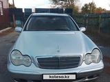 Mercedes-Benz C 200 2005 года за 3 500 000 тг. в Костанай – фото 3