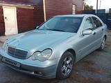 Mercedes-Benz C 200 2005 года за 3 500 000 тг. в Костанай – фото 4