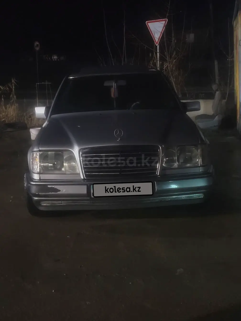 Mercedes-Benz E-Class, 1993