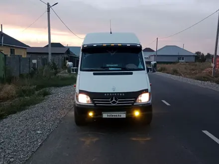 Mercedes-Benz Sprinter 2001 года за 7 000 000 тг. в Талдыкорган