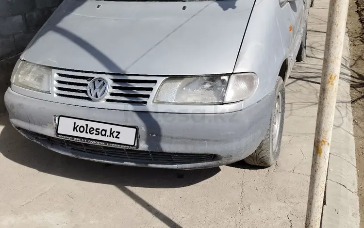 Volkswagen Sharan 2000 года за 700 000 тг. в Алматы