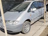 Volkswagen Sharan 2000 года за 900 000 тг. в Алматы – фото 2