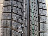 Шины Bridgestone 215/55/r17 VRX за 65 000 тг. в Алматы