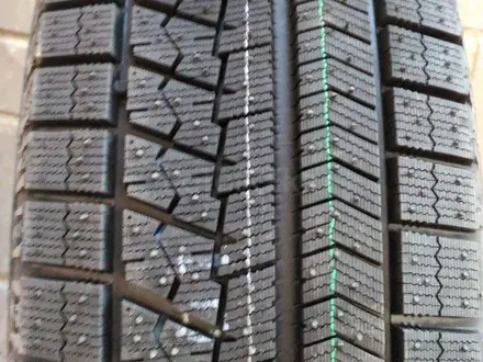 Шины Bridgestone 215/55/r17 VRX за 65 000 тг. в Алматы