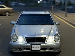 Mercedes-Benz E 320