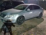 Volkswagen Passat 2007 года за 3 300 000 тг. в Алматы – фото 2