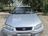 Toyota Camry 1998 годаүшін2 600 000 тг. в Тараз