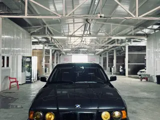 BMW 525