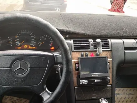 Mercedes-Benz E 240 1998 года за 3 500 000 тг. в Балхаш – фото 6