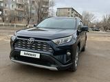Toyota RAV4 2020 года за 14 800 000 тг. в Алматы