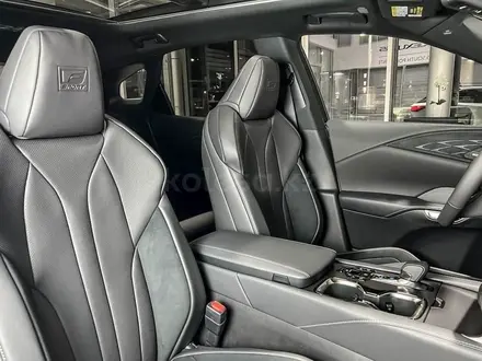 Lexus RX 350 F Sport Performance+ SE 2026 года за 41 000 000 тг. в Семей – фото 14