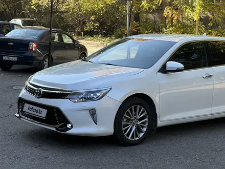 Toyota Camry 2017 года за 11 300 000 тг. в Алматы – фото 3