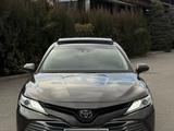 Toyota Camry 2018 года за 11 700 000 тг. в Тараз – фото 2