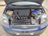 Ford Fiesta 2008 года за 1 900 000 тг. в Атырау – фото 2