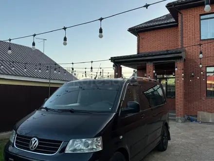 Volkswagen Multivan 2006 года за 7 200 000 тг. в Актобе – фото 12