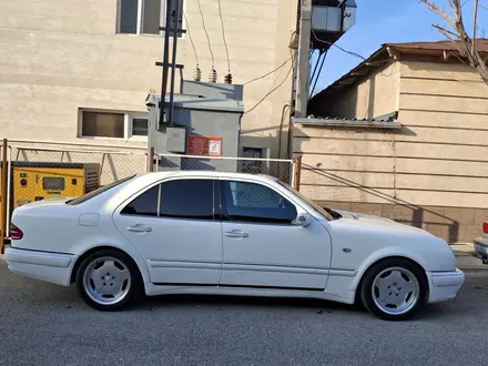 Mercedes-Benz E 320 1998 года за 4 800 000 тг. в Шымкент – фото 8
