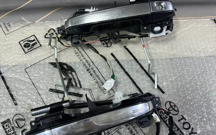 Ручка двери передние Camry 50/55 за 25 000 тг. в Алматы