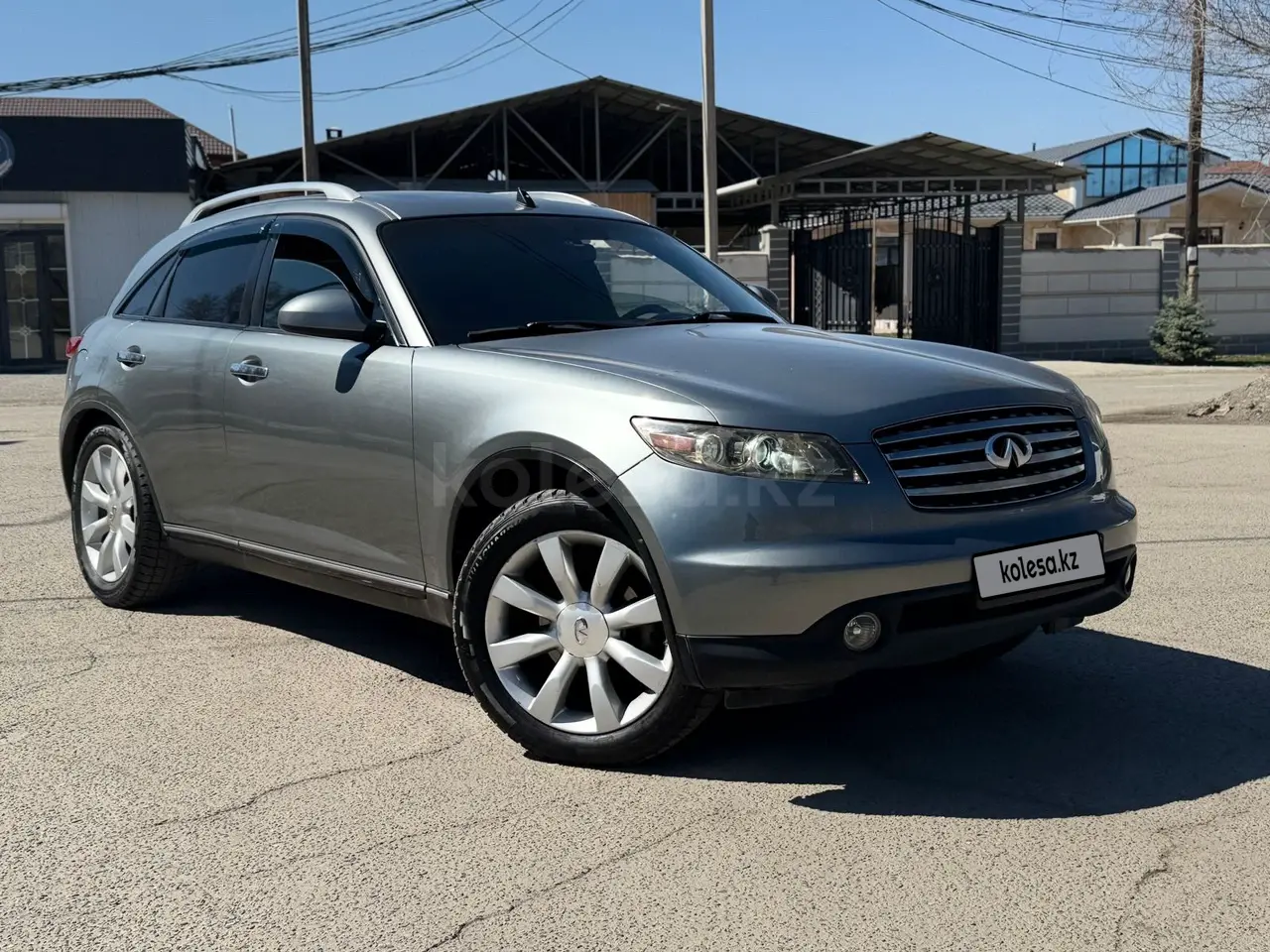 Infiniti FX35, 2005