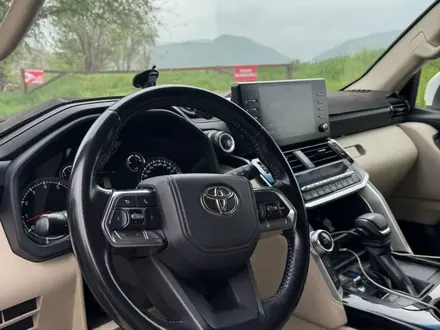 Toyota Land Cruiser 2022 года за 41 000 000 тг. в Алматы – фото 7