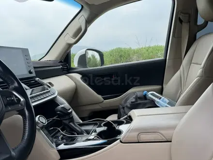 Toyota Land Cruiser 2022 года за 41 000 000 тг. в Алматы – фото 8