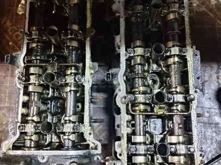 ГБЦ Toyota 1UZ-FE (узет) в сборе, распредвалы, оригинал за 1 000 тг. в Алматы