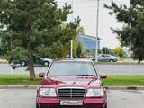 Mercedes-Benz E 220 1994 года за 1 850 000 тг. в Тараз – фото 3