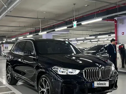 BMW X5 2023 года за 34 800 000 тг. в Астана