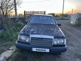 Mercedes-Benz E 220 1993 года за 1 000 000 тг. в Караганда – фото 2