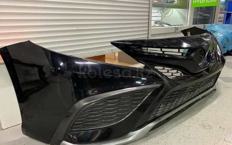 Бампер в сборе на Тойота Камри 70 xse se за 3 000 тг. в Алматы