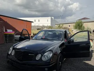 Mercedes-Benz E 240