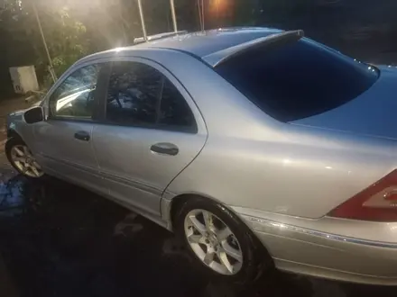 Mercedes-Benz C 200 2005 года за 4 000 000 тг. в Караганда – фото 4