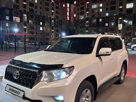 Toyota Land Cruiser Prado 2018 года за 19 200 000 тг. в Атырау – фото 2