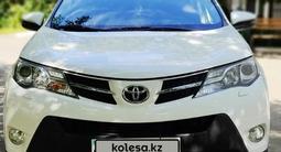 Toyota RAV4 2014 годаfor9 600 000 тг. в Астана