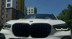 BMW X5 2019 года за 29 900 000 тг. в Алматы – фото 4