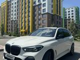 BMW X5 2019 года за 29 900 000 тг. в Алматы