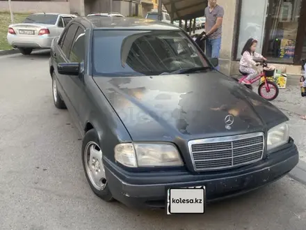 Mercedes-Benz C 220 1994 года за 1 500 000 тг. в Алматы