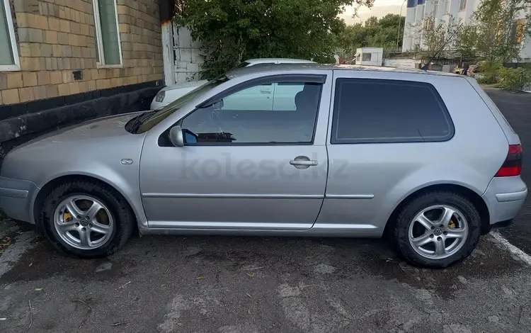 Volkswagen Golf 2001 годаүшін3 200 000 тг. в Караганда