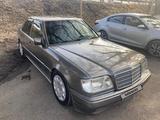 Mercedes-Benz E 200 1993 годаүшін1 800 000 тг. в Тараз – фото 3