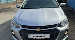 Chevrolet Onix 2022 года за 7 300 000 тг. в Астана – фото 2