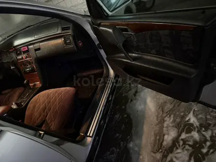 Mercedes-Benz E 230 1996 года за 1 750 000 тг. в Астана – фото 19