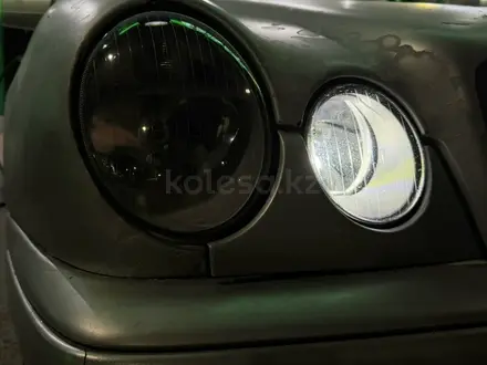 Mercedes-Benz E 230 1996 года за 1 750 000 тг. в Астана