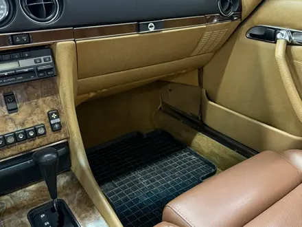 Mercedes-Benz SL 560 1987 года за 25 000 000 тг. в Алматы – фото 53