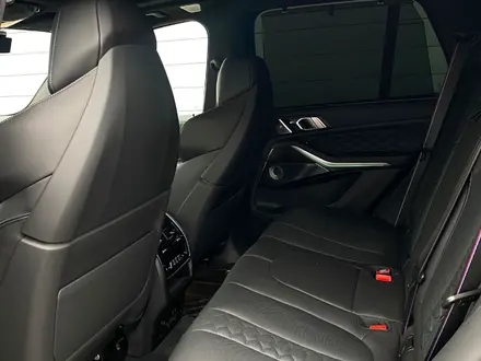 BMW X5 M 2024 года за 96 500 000 тг. в Астана – фото 11