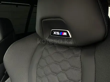 BMW X5 M 2024 года за 96 500 000 тг. в Астана – фото 20